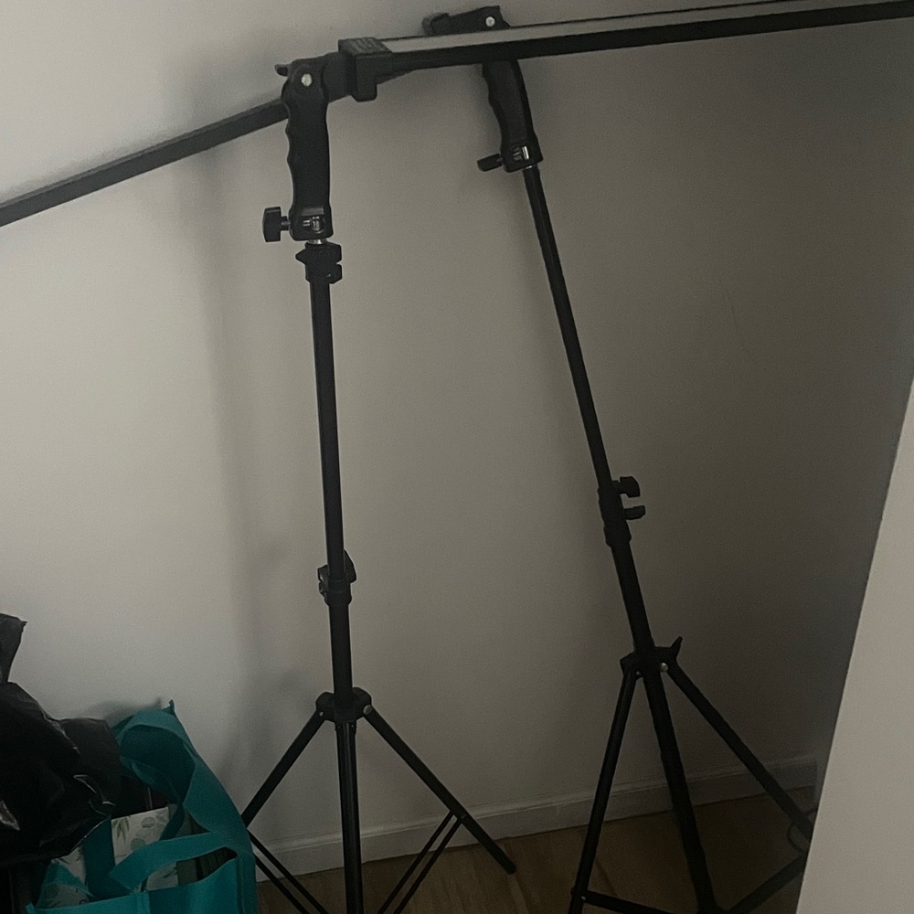 Adjustable Black Tripod light Stand